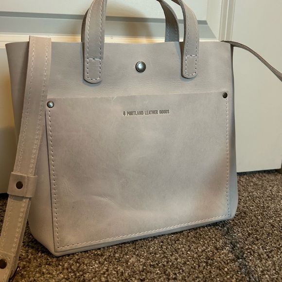 🦄 Portland Leather beluga white mini crossbody Tote Bag - Picture 2 of 4